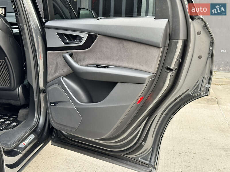 Позашляховик / Кросовер Audi Q7 2015 в Києві