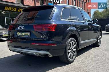 Позашляховик / Кросовер Audi Q7 2017 в 