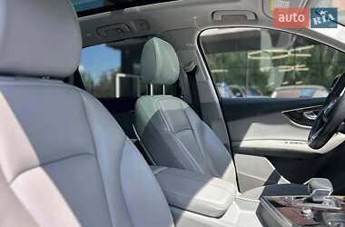 Позашляховик / Кросовер Audi Q7 2017 в 