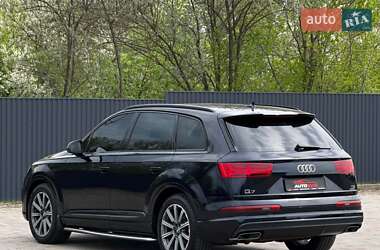 Внедорожник / Кроссовер Audi Q7 2016 в 