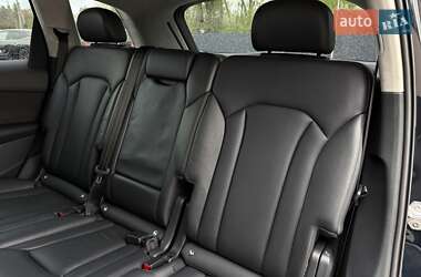 Внедорожник / Кроссовер Audi Q7 2016 в 