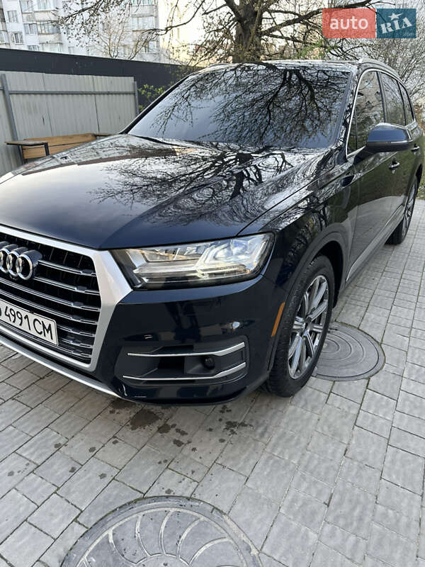 Позашляховик / Кросовер Audi Q7 2017 в Гусятині