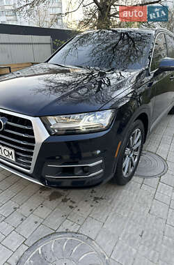 Позашляховик / Кросовер Audi Q7 2017 в 