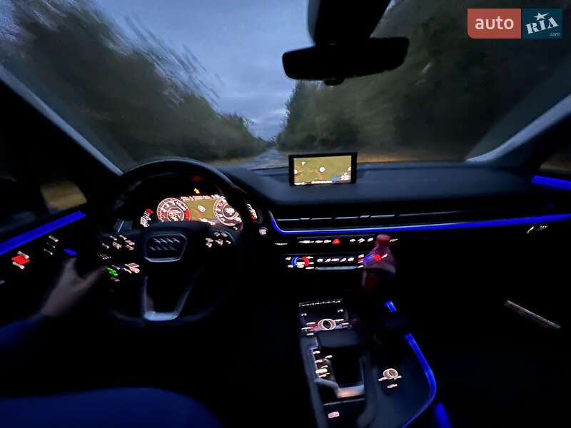 Позашляховик / Кросовер Audi Q7 2017 в Гусятині