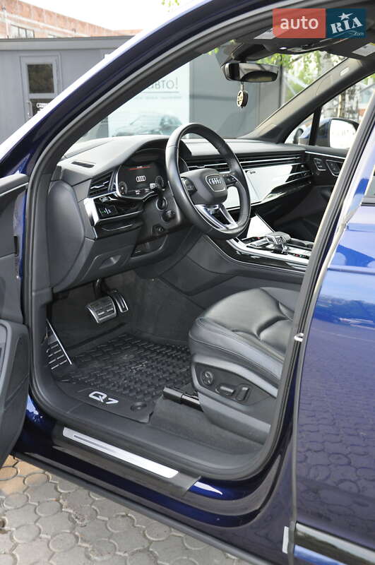 Внедорожник / Кроссовер Audi Q7 2020 в Черновцах
