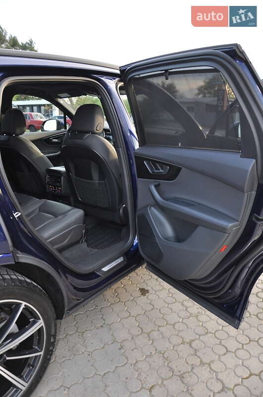 Позашляховик / Кросовер Audi Q7 2020 в Чернівцях