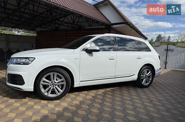 Внедорожник / Кроссовер Audi Q7 2016 в 