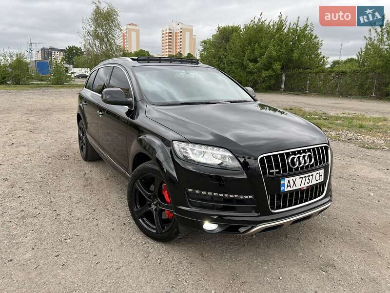 Позашляховик / Кросовер Audi Q7 2014 в 