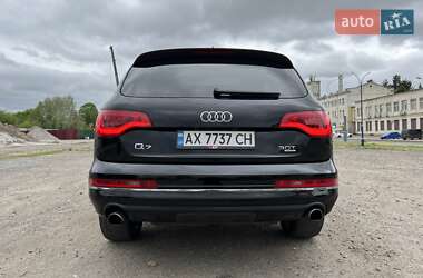 Позашляховик / Кросовер Audi Q7 2014 в 
