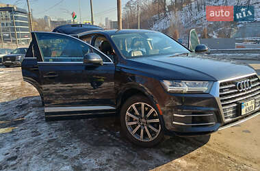 Внедорожник / Кроссовер Audi Q7 2017 в 