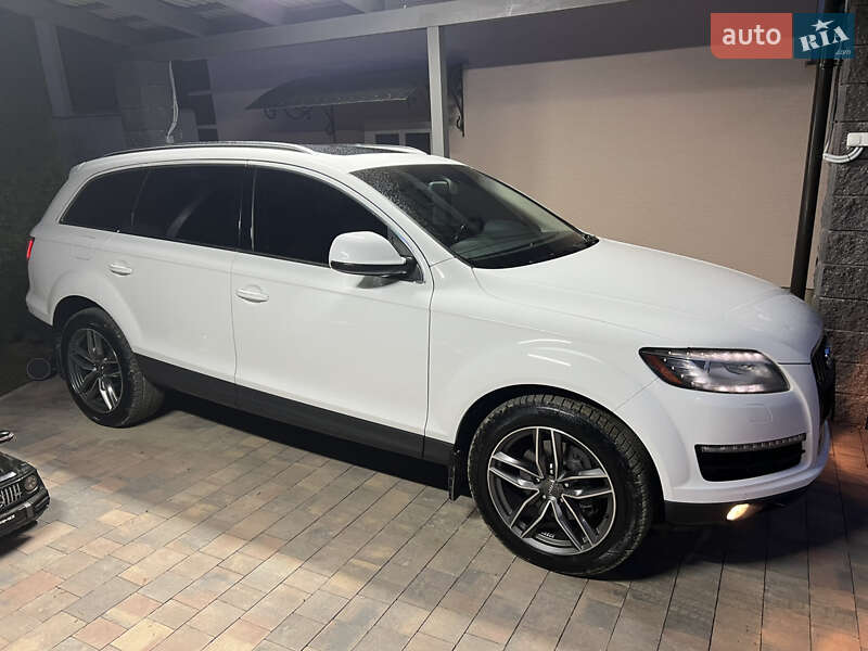 Внедорожник / Кроссовер Audi Q7 2010 в 