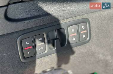 Внедорожник / Кроссовер Audi Q7 2015 в 