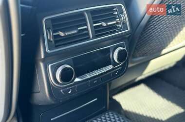 Внедорожник / Кроссовер Audi Q7 2015 в 