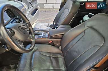 Позашляховик / Кросовер Audi Q7 2013 в 