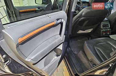 Позашляховик / Кросовер Audi Q7 2013 в 