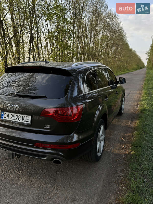 Позашляховик / Кросовер Audi Q7 2013 в Мукачевому
