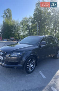 Внедорожник / Кроссовер Audi Q7 2007 в 