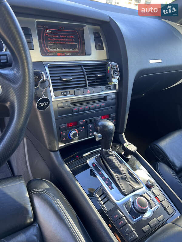Позашляховик / Кросовер Audi Q7 2008 в Чернівцях