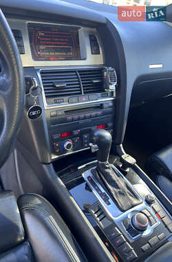 Внедорожник / Кроссовер Audi Q7 2008 в 