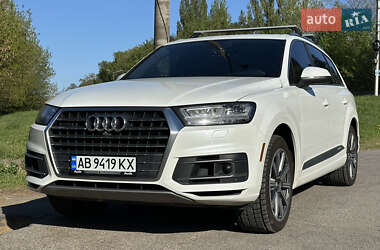 Внедорожник / Кроссовер Audi Q7 2016 в 