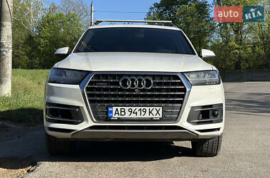 Внедорожник / Кроссовер Audi Q7 2016 в 