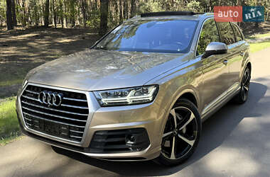 Позашляховик / Кросовер Audi Q7 2019 в 