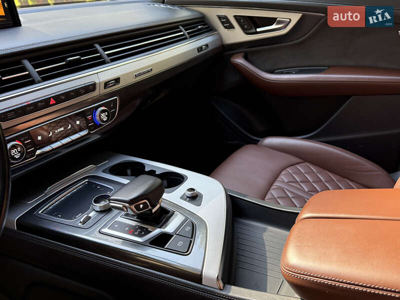 Внедорожник / Кроссовер Audi Q7 2019 в Киеве