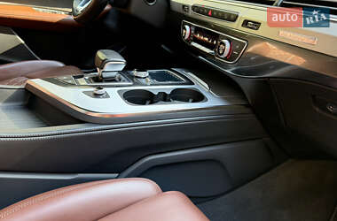 Позашляховик / Кросовер Audi Q7 2019 в 
