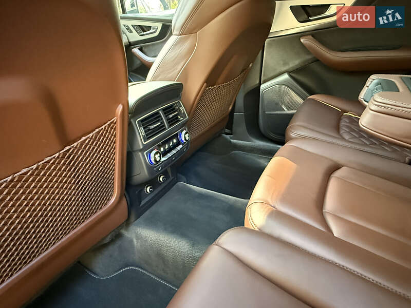 Внедорожник / Кроссовер Audi Q7 2019 в Киеве
