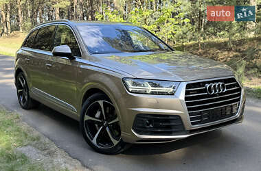 Позашляховик / Кросовер Audi Q7 2019 в 