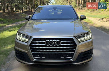 Позашляховик / Кросовер Audi Q7 2019 в 