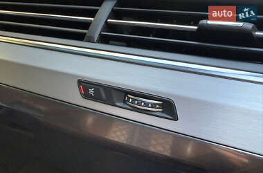 Позашляховик / Кросовер Audi Q7 2019 в 