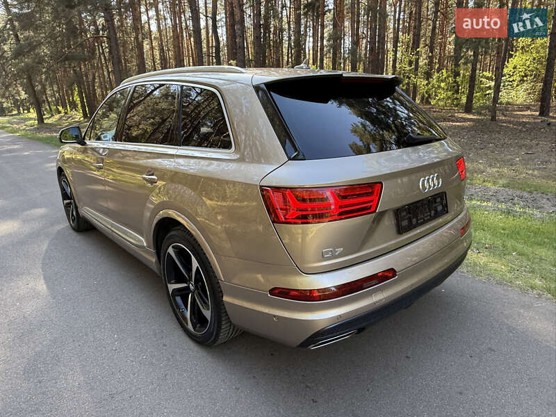 Внедорожник / Кроссовер Audi Q7 2019 в Киеве