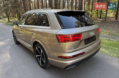 Позашляховик / Кросовер Audi Q7 2019 в 