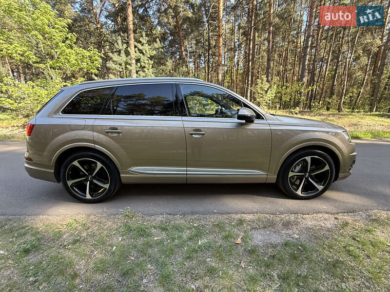 Внедорожник / Кроссовер Audi Q7 2019 в Киеве