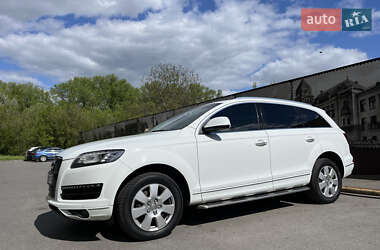 Внедорожник / Кроссовер Audi Q7 2015 в 