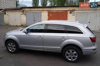 Внедорожник / Кроссовер Audi Q7 2011 в 