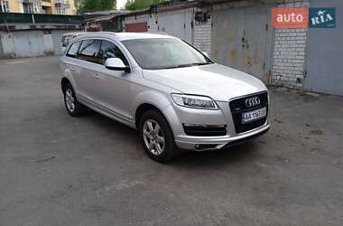 Внедорожник / Кроссовер Audi Q7 2011 в 