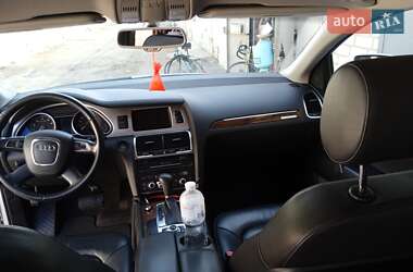 Внедорожник / Кроссовер Audi Q7 2011 в 