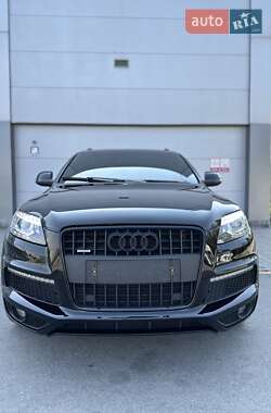 Внедорожник / Кроссовер Audi Q7 2013 в 