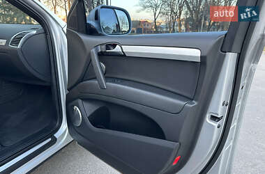 Позашляховик / Кросовер Audi Q7 2014 в 