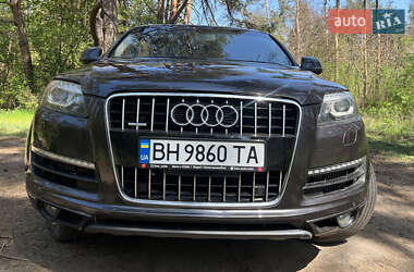 Позашляховик / Кросовер Audi Q7 2010 в 