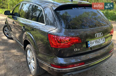 Позашляховик / Кросовер Audi Q7 2010 в 