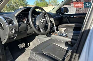 Позашляховик / Кросовер Audi Q7 2013 в 