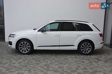 Позашляховик / Кросовер Audi Q7 2018 в 