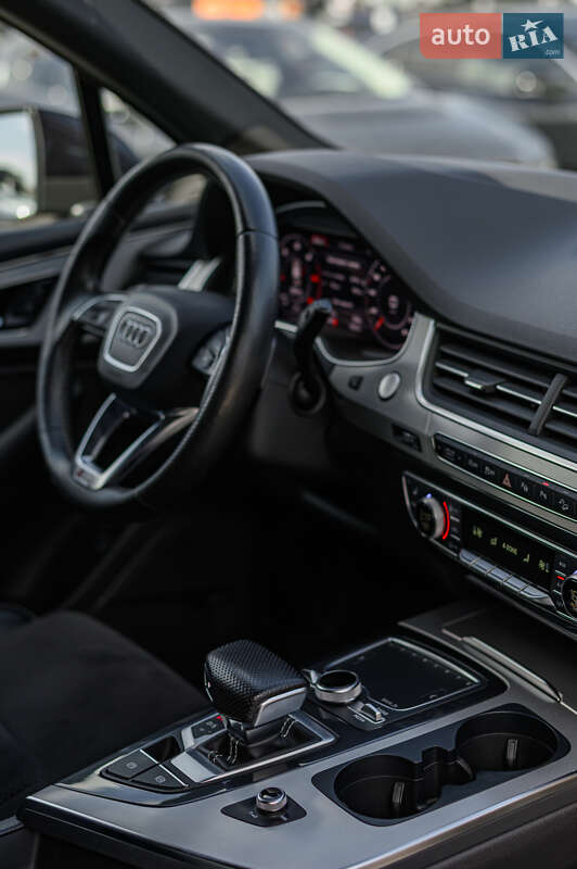 Внедорожник / Кроссовер Audi Q7 2015 в Львове