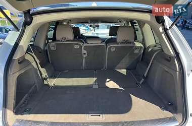 Позашляховик / Кросовер Audi Q7 2012 в 