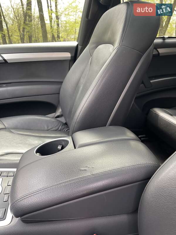 Внедорожник / Кроссовер Audi Q7 2013 в Черновцах