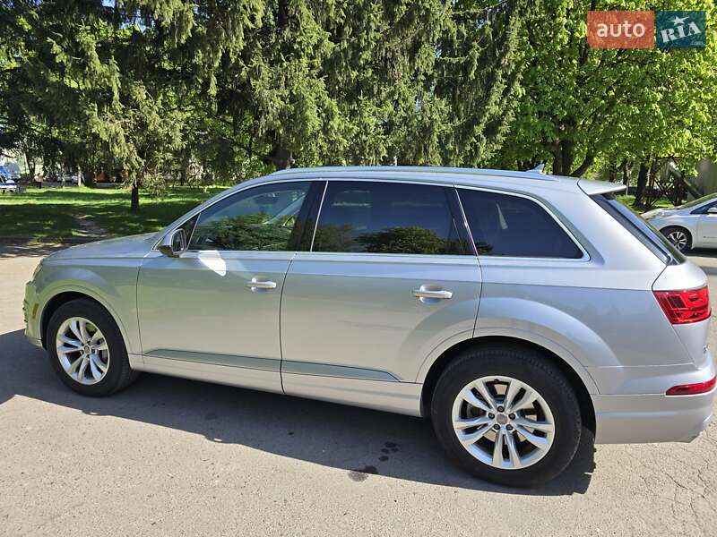Позашляховик / Кросовер Audi Q7 2018 в Рівному