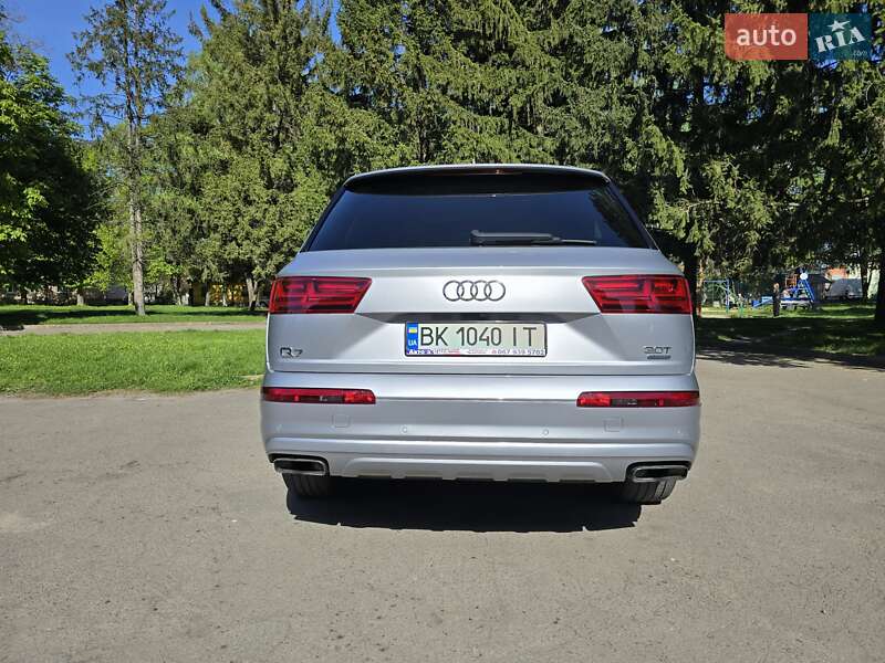 Позашляховик / Кросовер Audi Q7 2018 в Рівному